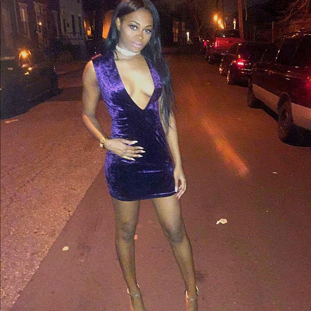 Purple velvet mini dress 👗